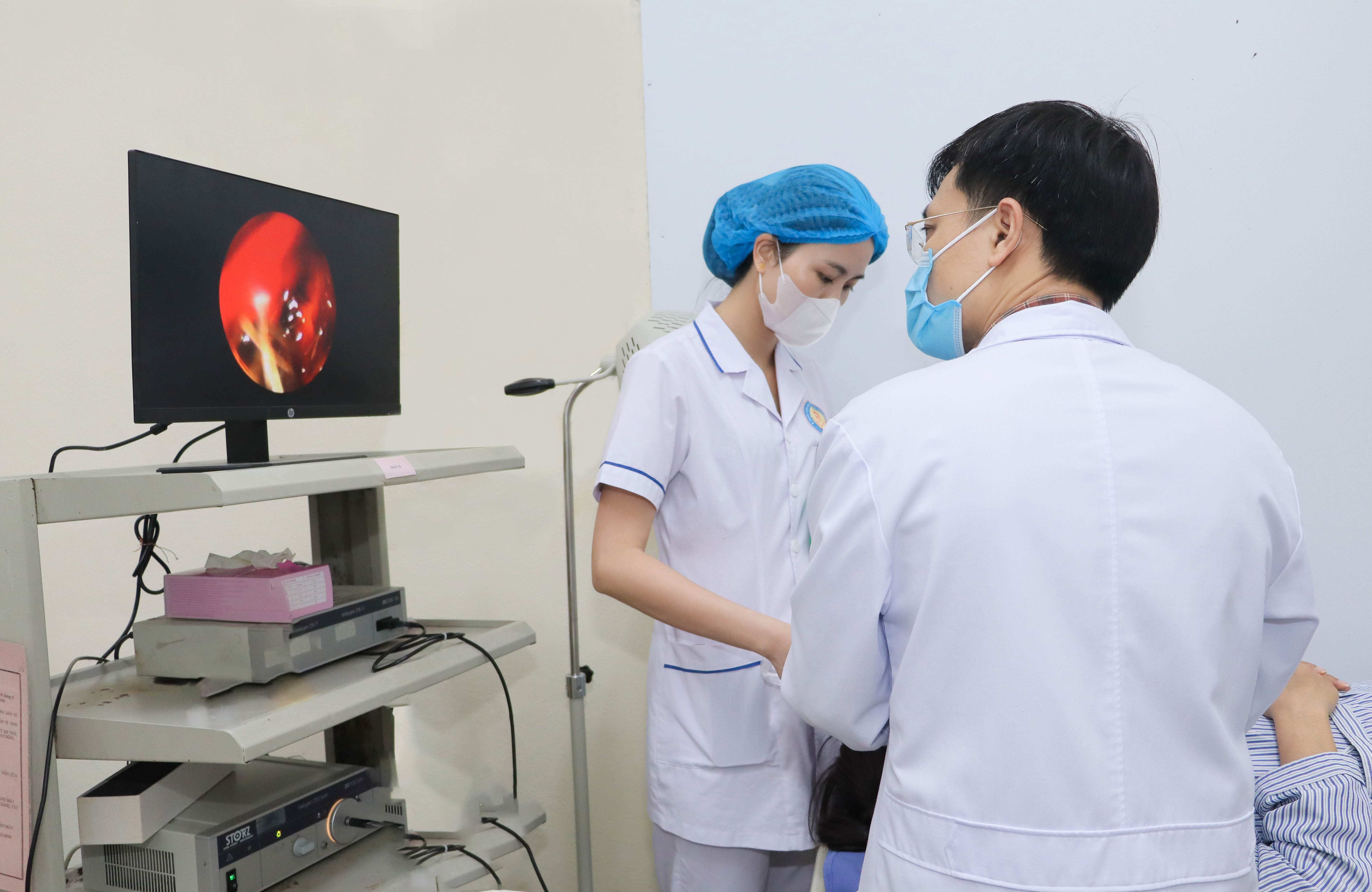 Bệnh viện Đa khoa Hòa Bình phẫu thuật nội soi tai giữa, tạo hình xương con bằng xương tự thân - Phục hồi thính lực cho người bệnh