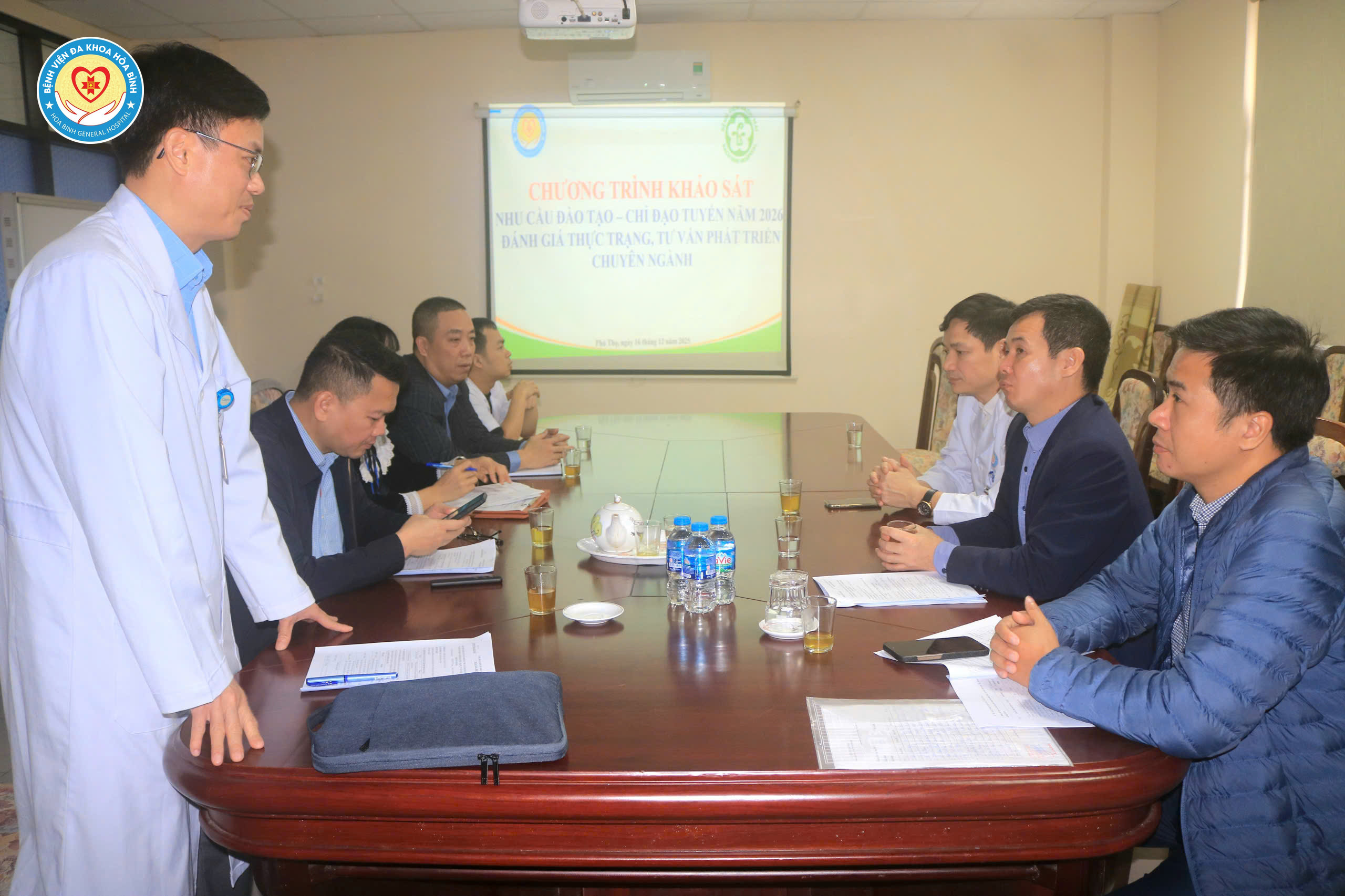  Bệnh viện Bạch mai thăm và làm việc tại Bệnh viện Đa khoa Hòa Bình