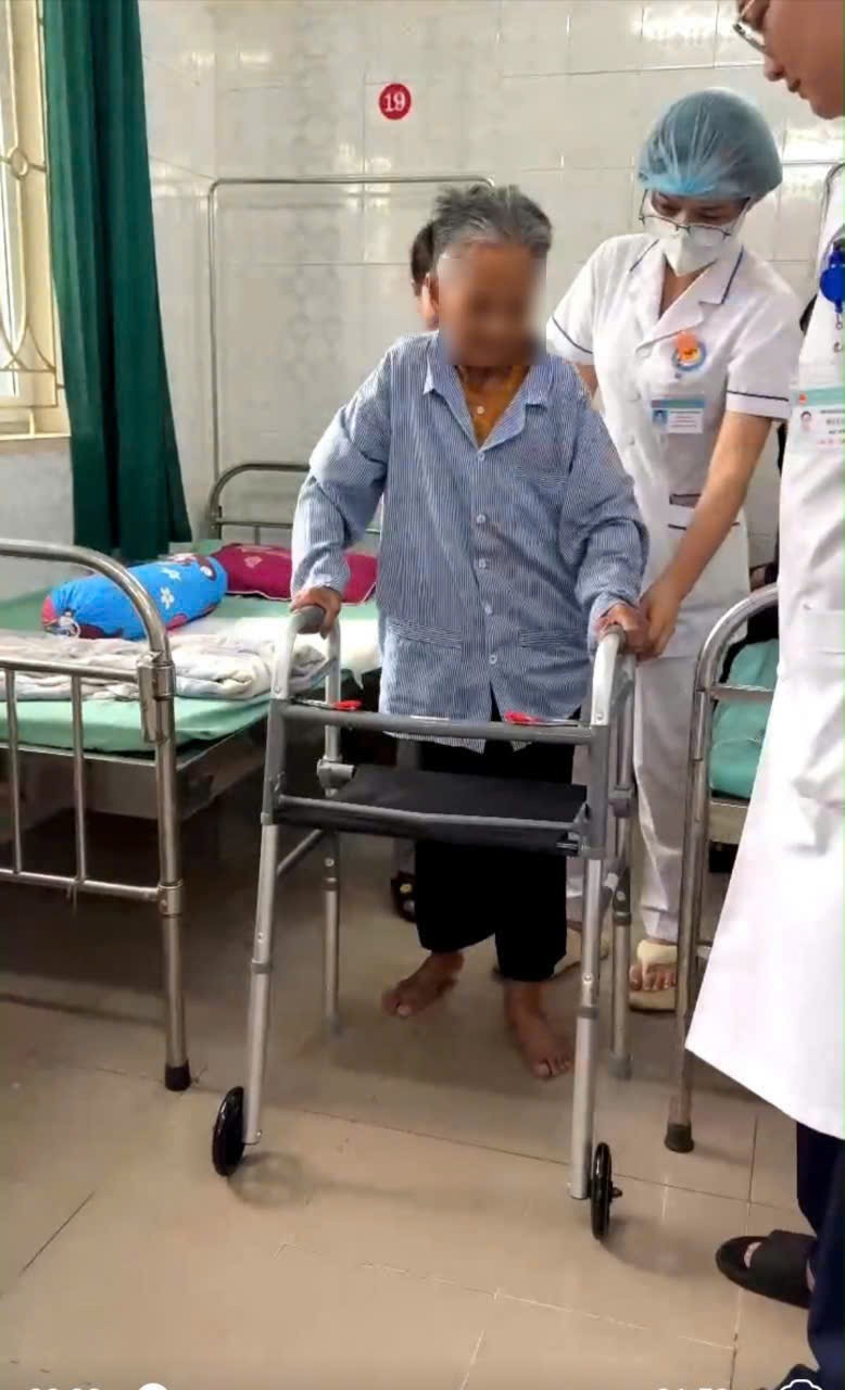 Phẫu thuật thay khớp háng cho cụ bà 100 tuổi – Thành công ngoạn mục tại Bệnh viện Đa khoa tỉnh Hòa Bình